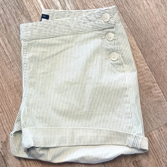 Gap striped shorts - Picture 2 of 6